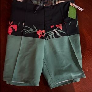 Quicksilver surfsilk panel tropical Patterned Board Shorts,38, NWT
